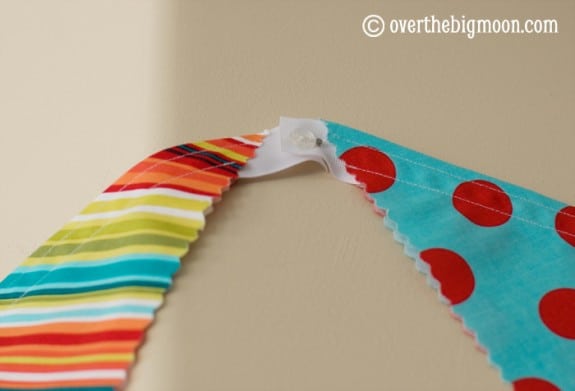 Button Bunting16 575x391 Adjustable Button Bunting!