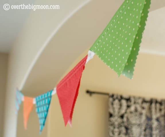 Button Bunting17 575x476 Adjustable Button Bunting!