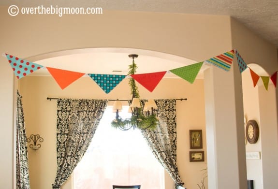 Button Bunting18 575x391 Adjustable Button Bunting!