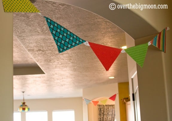 Button Bunting20 575x404 Adjustable Button Bunting!