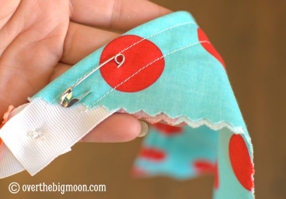 Button Bunting22 575x401 Adjustable Button Bunting!