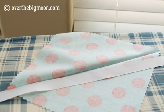 Button Bunting9 575x393 Adjustable Button Bunting!