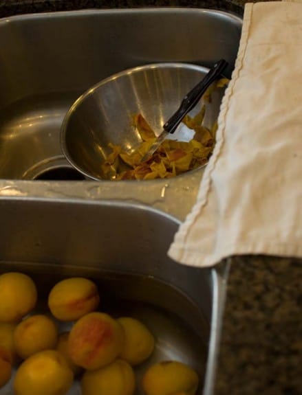 Bottling Peaches A step by step pictorial canningpeaches14 439x575 Bottling Peaches A step by step pictorial