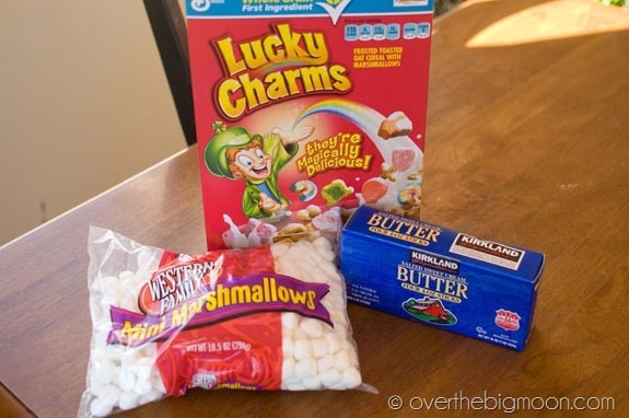 DSC 0001 thumb2 St Patricks Marshmallow Treats!