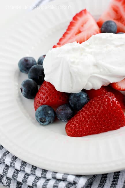 healthy-coconut-whipped-cream
